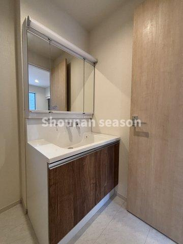 【独立洗面台】 | ウッド調がオシャレな洗面化粧台です☆