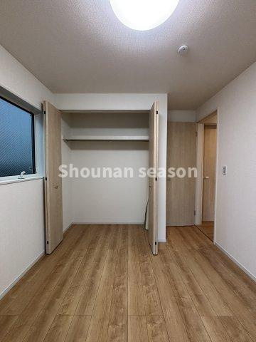 【洋室】 | 各居室に収納たっぷり完備です！