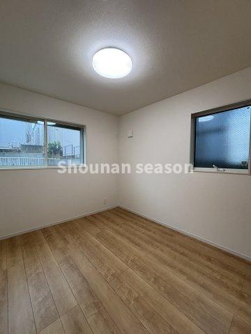 【洋室】 | 全居室２面採光で風通し良く、明るいお住まいです◎