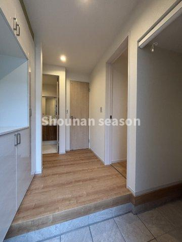 【玄関】 | 玄関には「SIC」がありベビーカーやアウトドア用品保管可能◎
