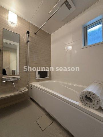 【浴室】 | 大型浴槽TV付で優雅なバスタイムを過ごせます◎