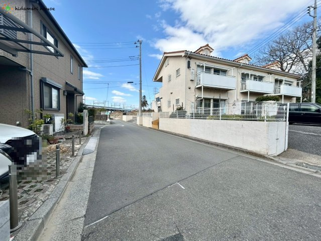 上尾市原市第8　新築戸建　リーブル01の前面道路含む現地写真