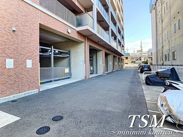 Ｍ’プラザ 香里六番館の駐車場