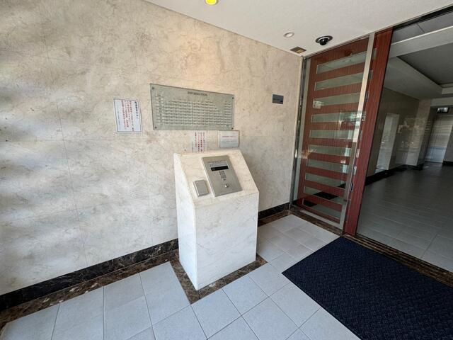 【エントランス】