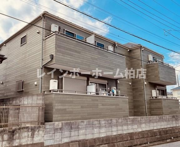 特典：仲介手数料が無料です!!のその他|バルコニー側の外観です