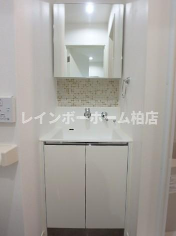 特典：仲介手数料が無料です!!の洗面所|広い洗面スペース