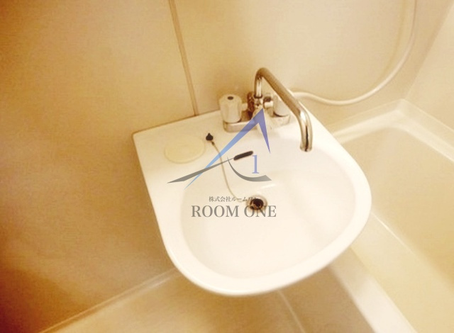 レジデンスフォーユーの洗面所|洗面台です。