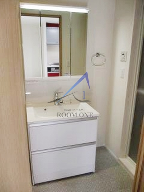 ラシュレKの洗面所|独立洗面台です。