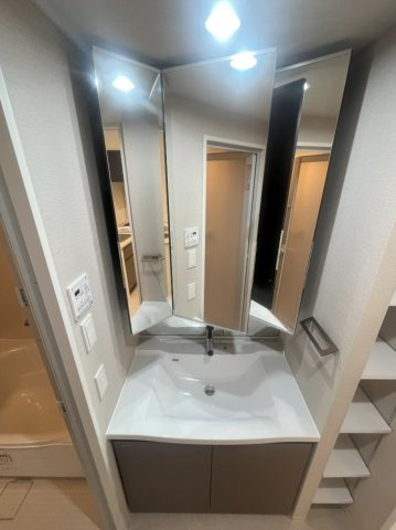 クラリティア浅草橋の独立洗面台