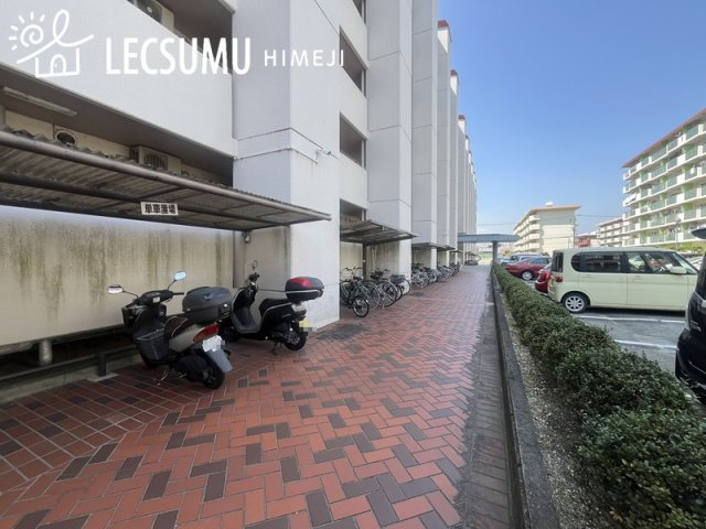 花の北ハイツC棟の駐輪場