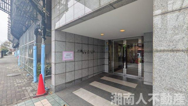 片瀬パークハウス湘南江ノ島のエントランス|ゆとりのあるエントランスです