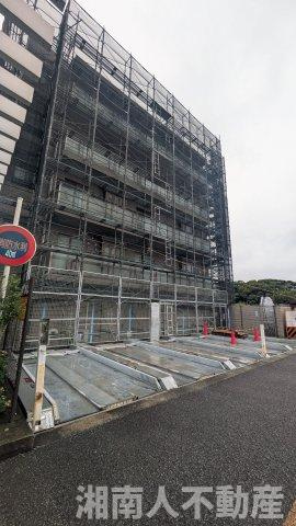 片瀬パークハウス湘南江ノ島の駐車場|車をお持ちの方に嬉しい駐車場付きの物件です