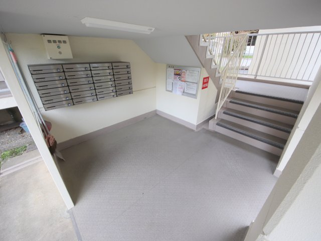 奈良市帝塚山６丁目の賃貸マンションのロビー