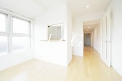 【居間・リビング】 | スクエア赤塚 | 洋室のお部屋です。