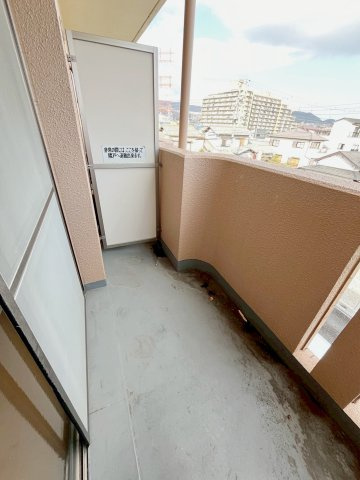 サンボナール・コートのバルコニー|お洗濯にも便利なバルコニー付き