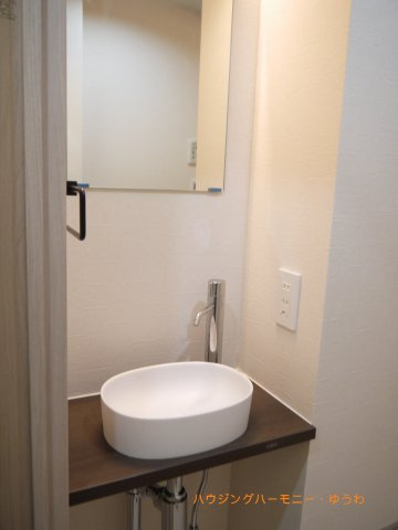 【居間・リビング】 | ＧＳハイム巣鴨 | 明るく開放的な空間が広がるLDK。室内には豊かな陽光が注ぎ込み、爽やかな住空間を演出。