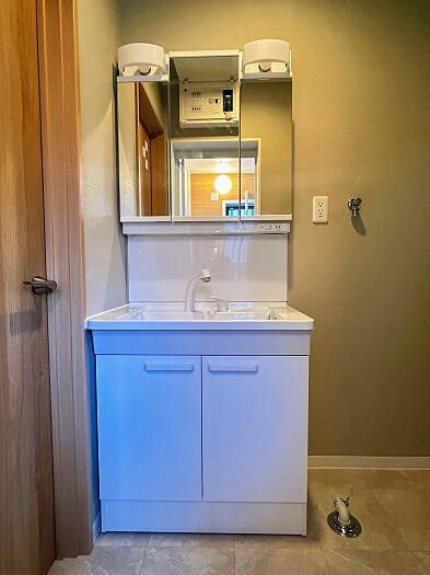 名古屋市港区船頭場３丁目の独立洗面台