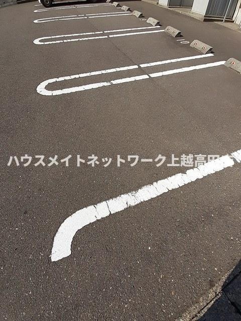 スターウイングの駐車場|駐車場