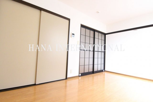 ルピナスの洋室