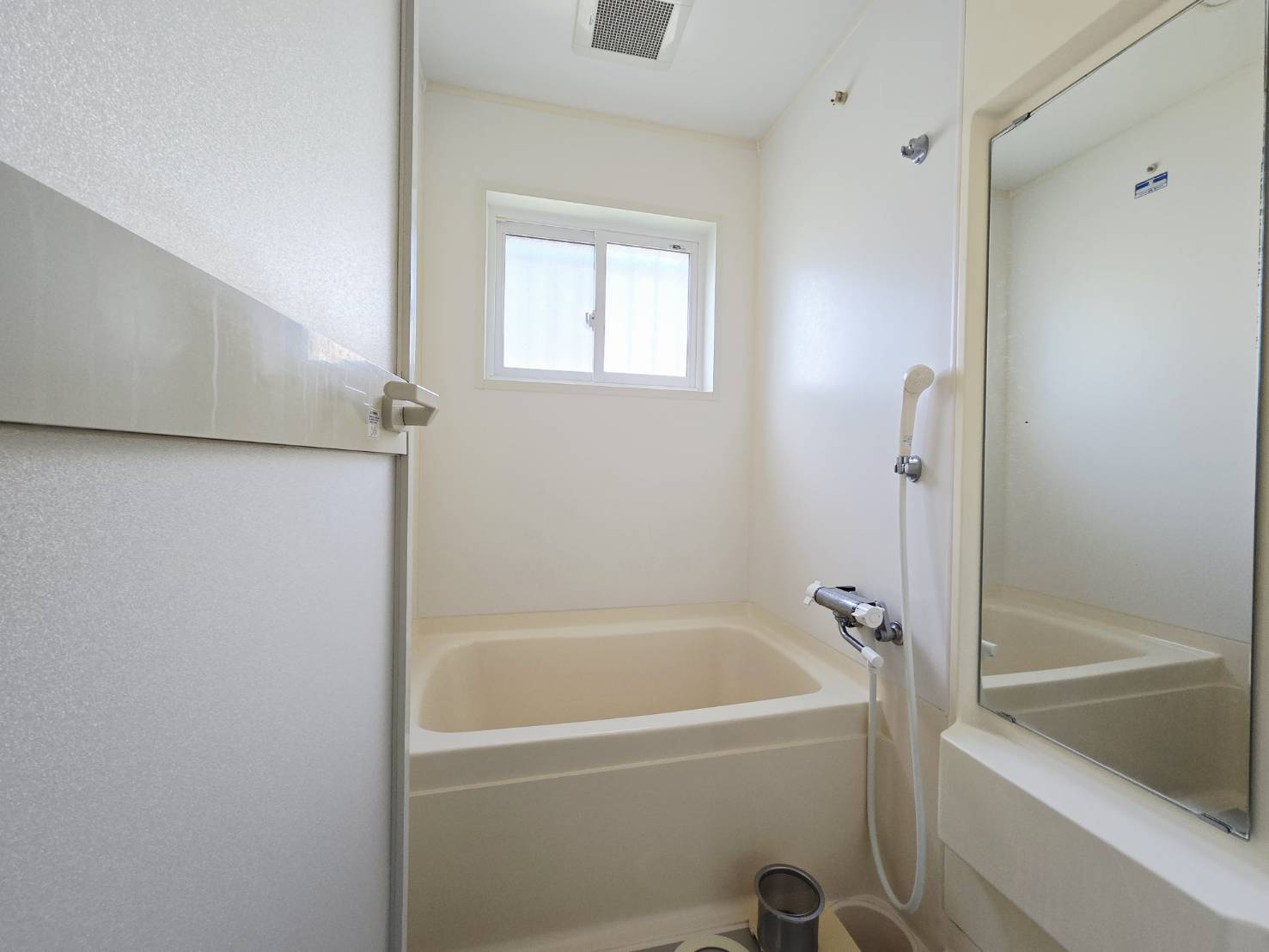 価格変更しました！八戸市大字市川町字桔梗野上　中古住宅の独立洗面台