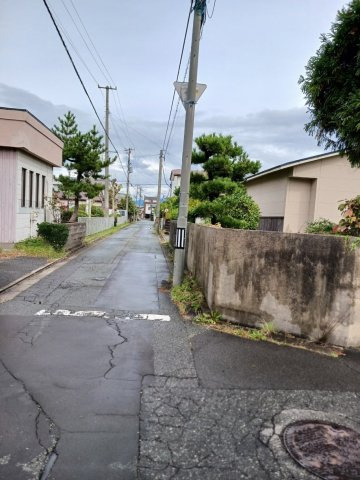 【前面道路含む現地写真】