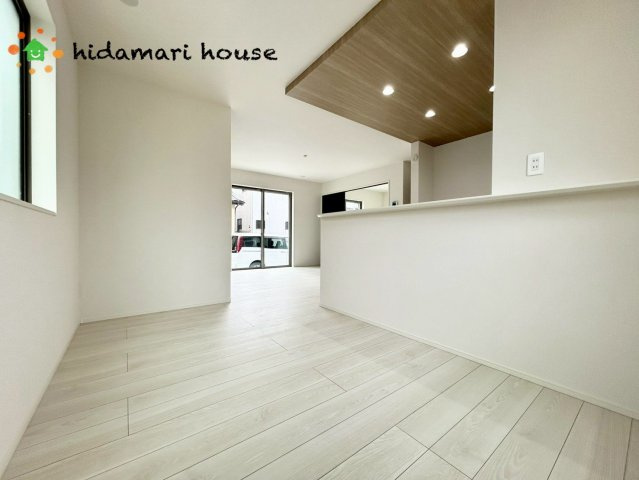 上尾市小泉14期　新築戸建　グラファーレ01の居間・リビング