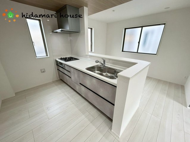 上尾市小泉14期　新築戸建　グラファーレ01のキッチン