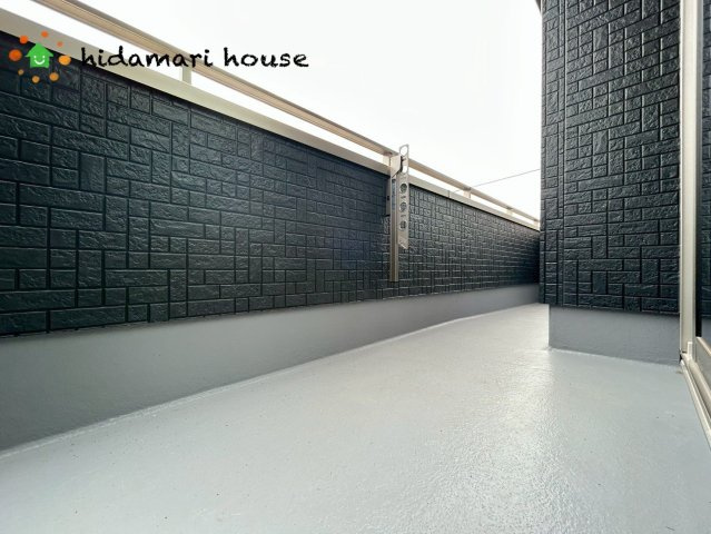 上尾市小泉14期　新築戸建　グラファーレ01のバルコニー