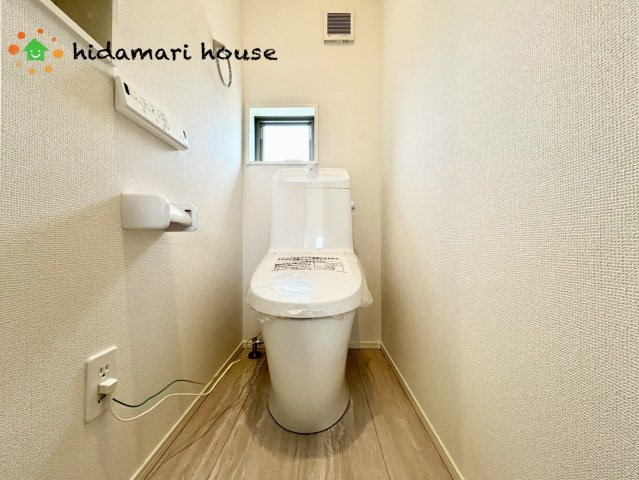 上尾市小泉14期　新築戸建　グラファーレ01のトイレ