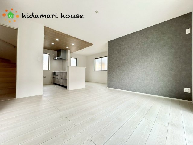 上尾市小泉14期　新築戸建　グラファーレ01の居間・リビング