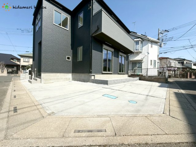 上尾市小泉14期　新築戸建　グラファーレ01の駐車場