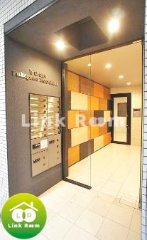 b'CASA深川森下のロビー