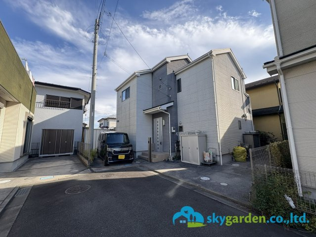 平塚市横内　中古戸建の前面道路含む現地写真