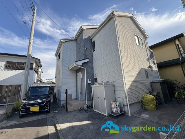 平塚市横内　中古戸建の前面道路含む現地写真