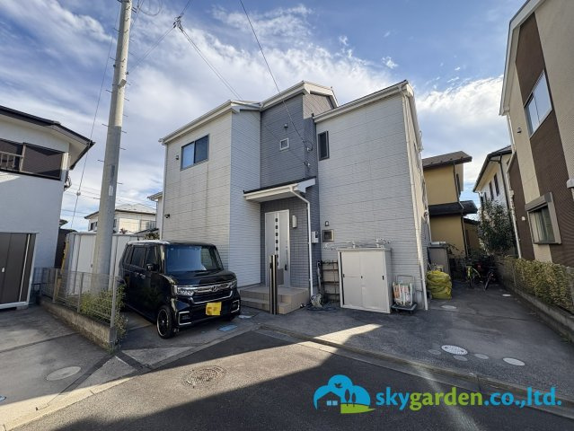 平塚市横内　中古戸建の前面道路含む現地写真