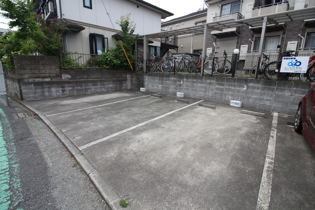 ラ・フィオーレの駐車場|前回募集時の写真です。現況優先