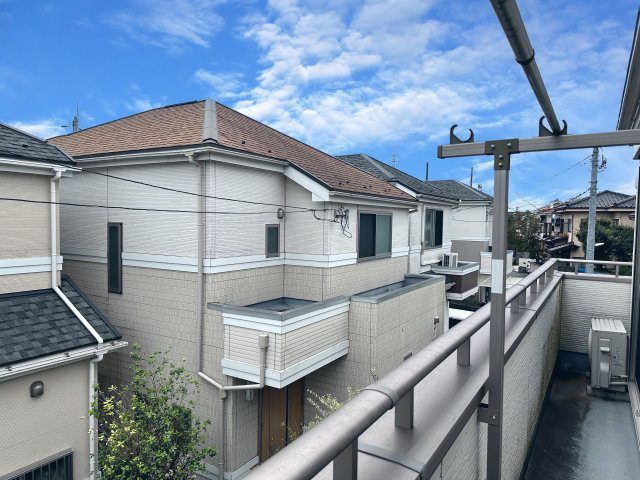 練馬区大泉学園町4丁目のバルコニー|日当り良好なワイドバルコニー