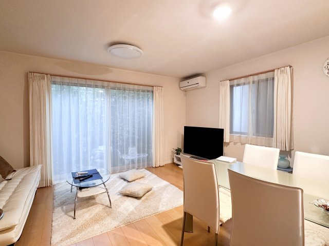 練馬区大泉学園町4丁目の居間・リビング|1階LDKに水回りを集約した家事動線に優れた間取りです