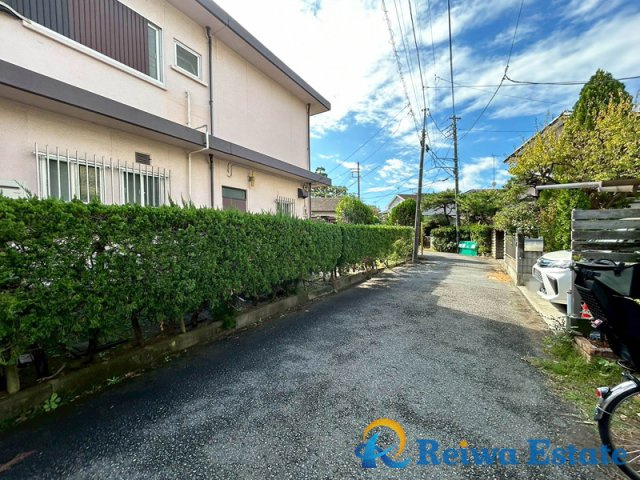 売地　茅ヶ崎市美住町の前面道路含む現地写真
