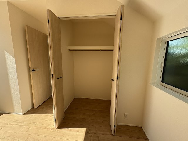 【収納】 | 福岡市中央区笹丘2丁目1期　1号棟（全5棟）【仲介手数料無料・0円】 | 現地写真。ウォークインクローゼットです。