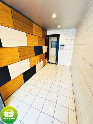 b'CASA 深川森下のロビー