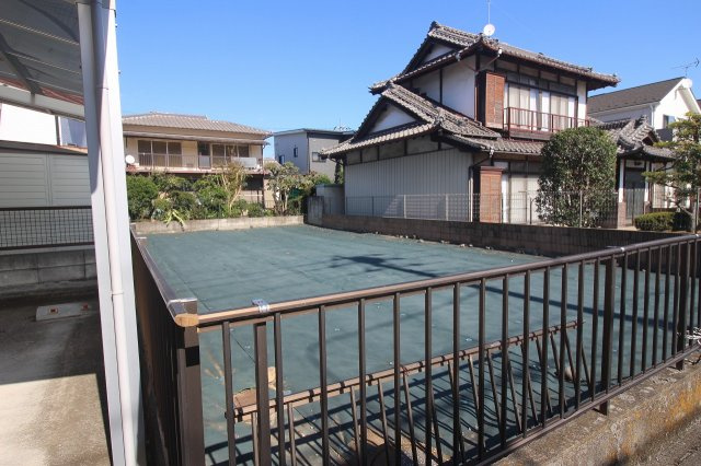 小山市駅南町6丁目の外観|現地を南西側から撮影（2025年10月撮影）