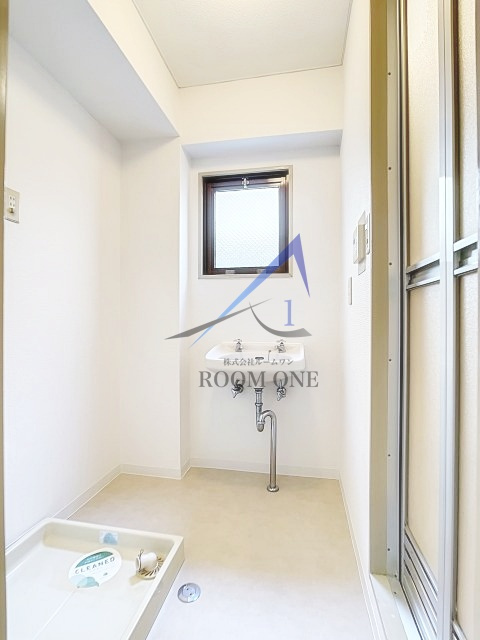 ベルメゾン宇野の設備|洗濯機置き場です。