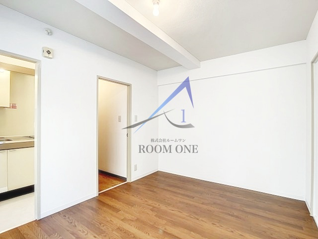 ベルメゾン宇野の居間・リビング|洋室のお部屋です。