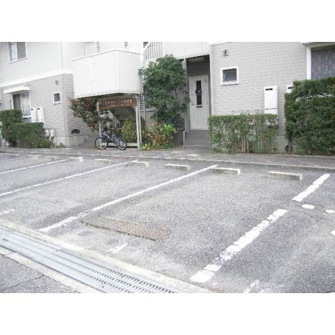 ＭｃＬｅａｎ　Ｃｏｕｒｔの駐車場