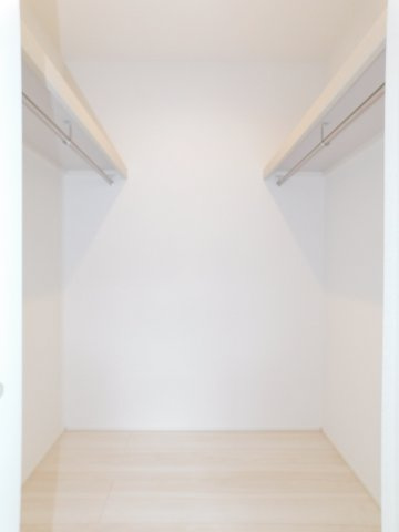 名古屋市中川区下之一色町字松蔭７丁目の新築一戸建の収納|◇大容量ウォークインクローゼット◇　　大きな荷物もしっかり収納できます♪