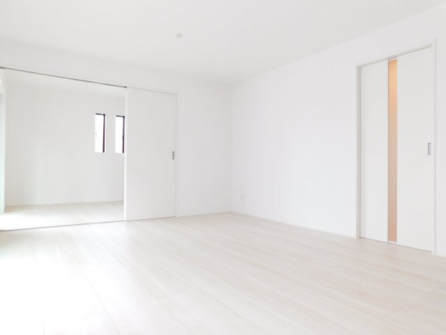 名古屋市中川区下之一色町字松蔭７丁目の新築一戸建の居間・リビング|◇リビング◇　　南面で明るいリビング１６．０帖　洋室と続き間で２０．５帖の広々空間になります♪