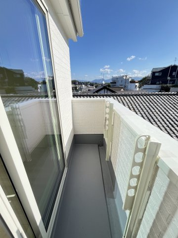 【バルコニー】 | 福岡市中央区笹丘2丁目1期　2号棟（全5棟）【仲介手数料無料・0円】 | 現地写真。