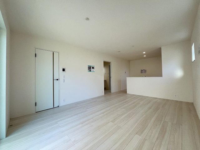 【居間・リビング】 | 福岡市中央区笹丘2丁目1期　2号棟（全5棟）【仲介手数料無料・0円】 | 現地写真。