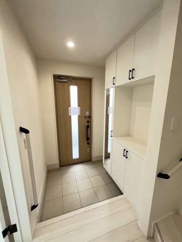 【玄関】 | 福岡市中央区笹丘2丁目1期　2号棟（全5棟）【仲介手数料無料・0円】 | 現地写真。